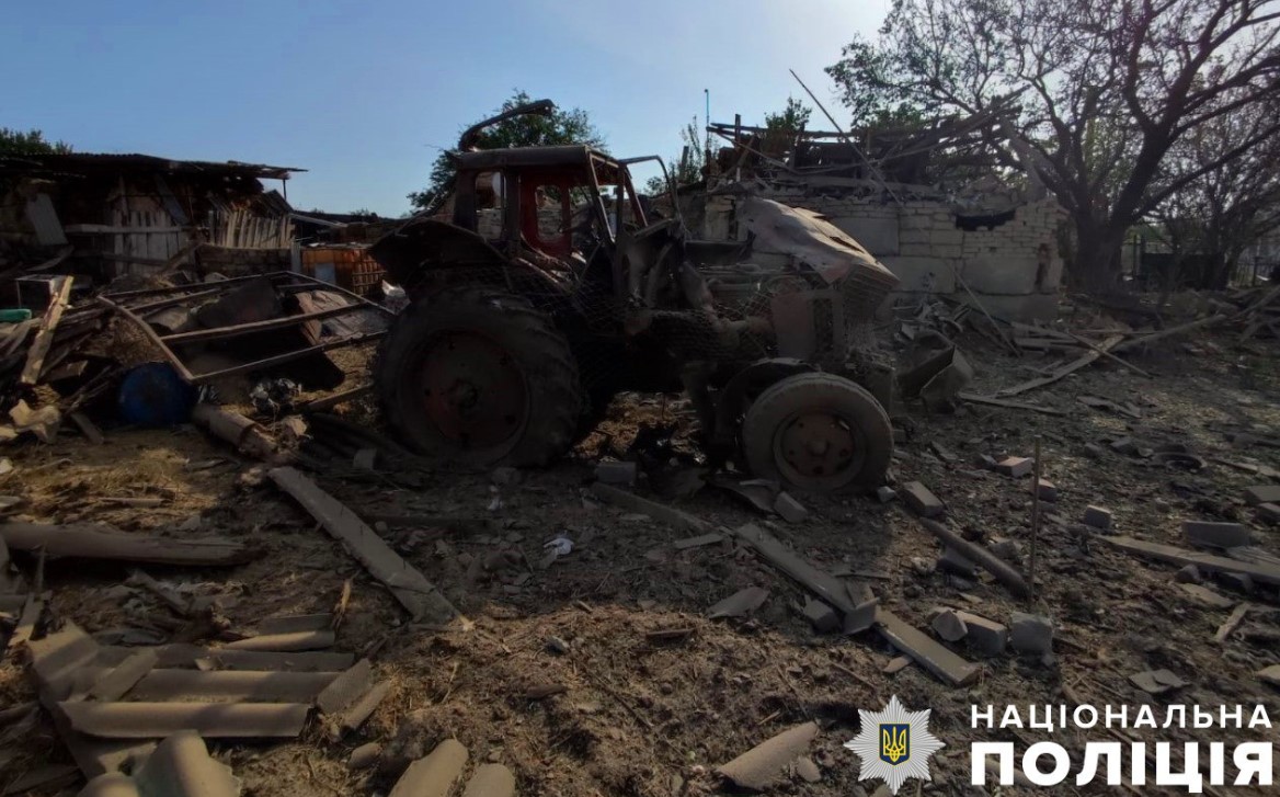 Минулої доби під ворожим вогнем у Херсоні опинилися одразу три райони (фото)